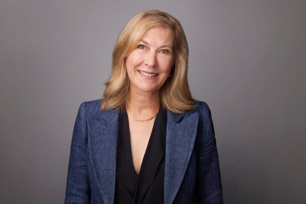 Mastering the Temporal Shifts in There And Now - Linda Lael Miller